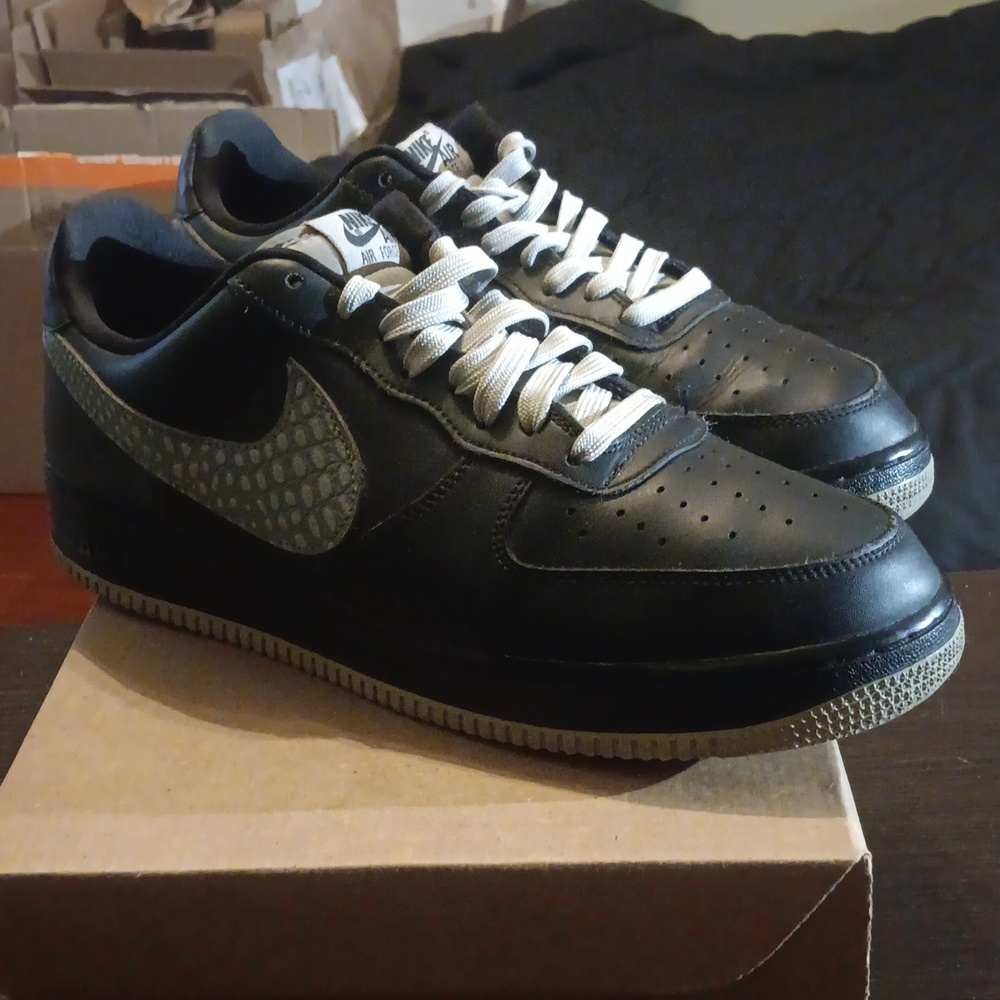 Nike Air Force 1 Low '07 LV8 Rare "Black Croc" (2018) M10.5/W12 EUC - Picture 2 of 10